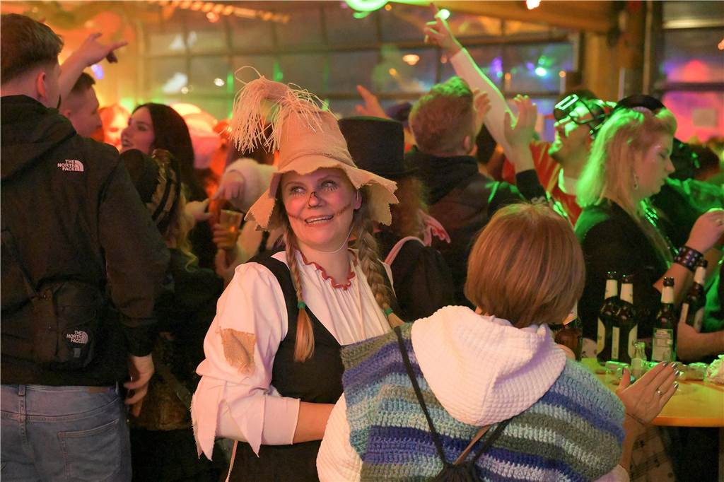 Eindrücke von der After-Zug-Karnevalsparty 2024.