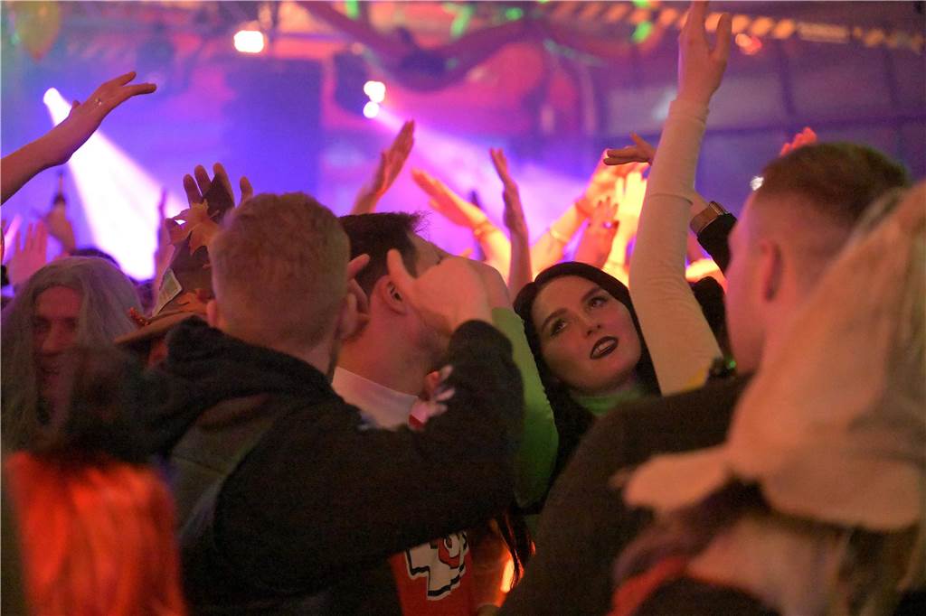 Eindrücke von der After-Zug-Karnevalsparty 2024.