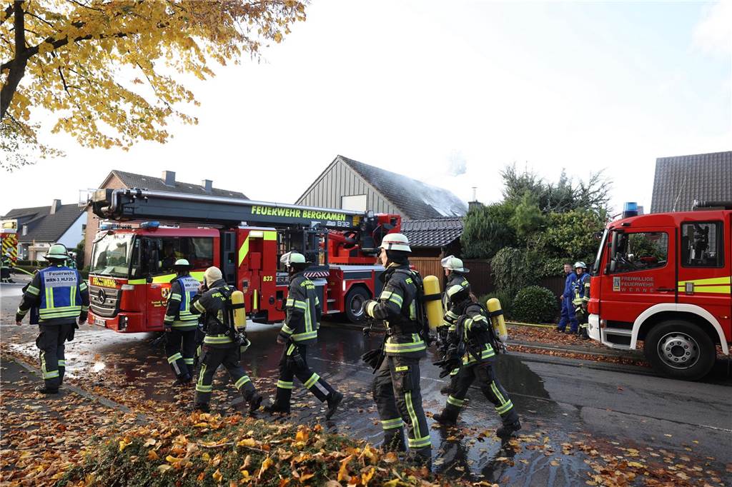 Eindrücke von der Einsatzstelle am Dienstagnachmittag (22.10) an der Körnerstraße in Werne. 