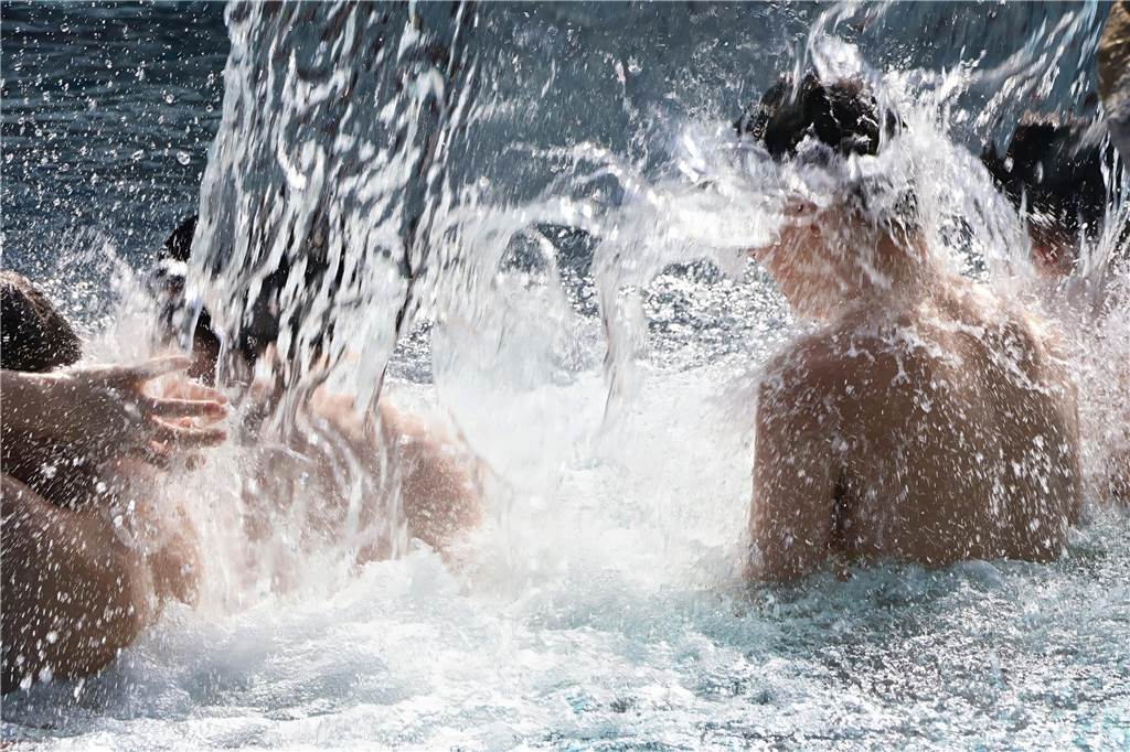 Eindrücke von der Eröffnung der Außensaison im Freizeitbad Atlantis in Dorsten.