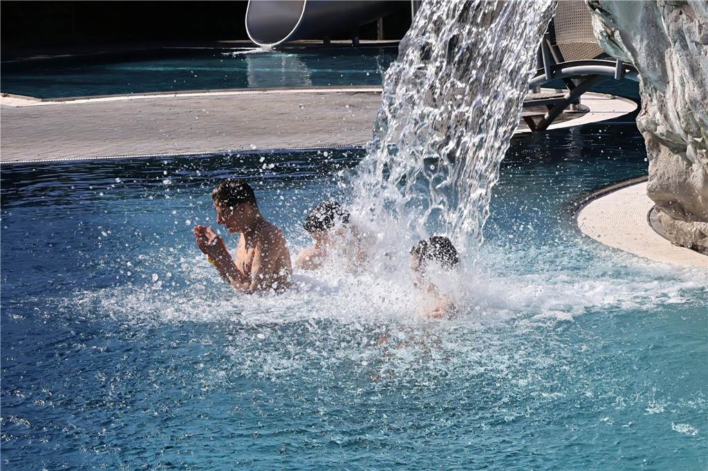Eindrücke von der Eröffnung der Außensaison im Freizeitbad Atlantis in Dorsten.