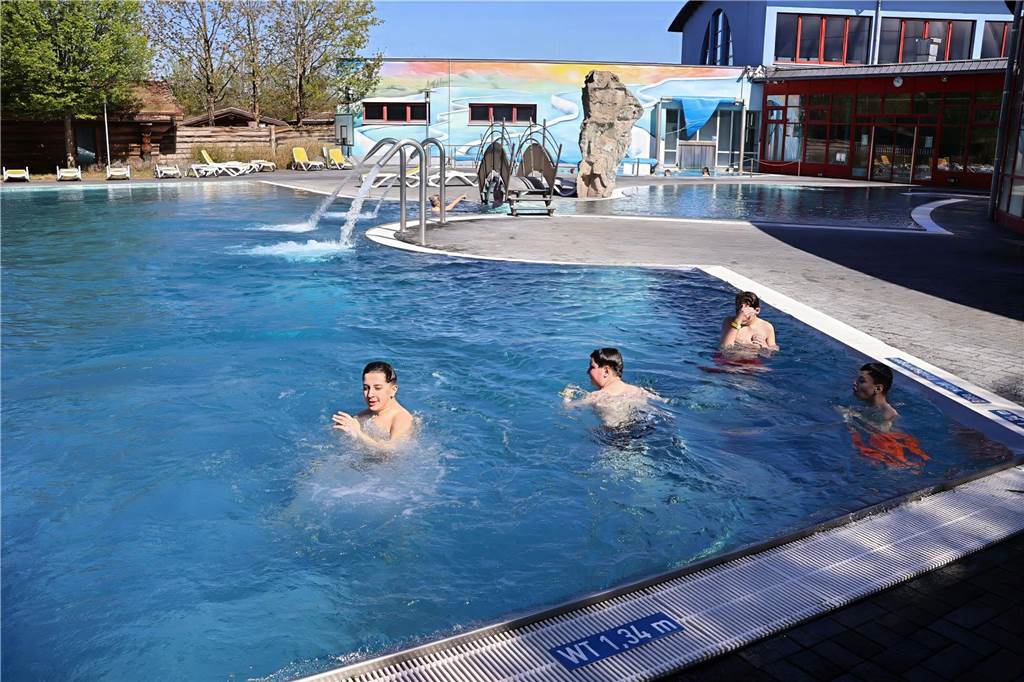 Eindrücke von der Eröffnung der Außensaison im Freizeitbad Atlantis in Dorsten.