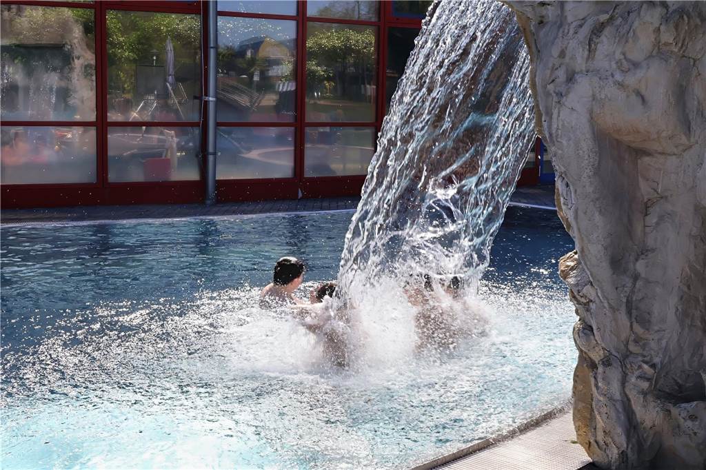 Eindrücke von der Eröffnung der Außensaison im Freizeitbad Atlantis in Dorsten.