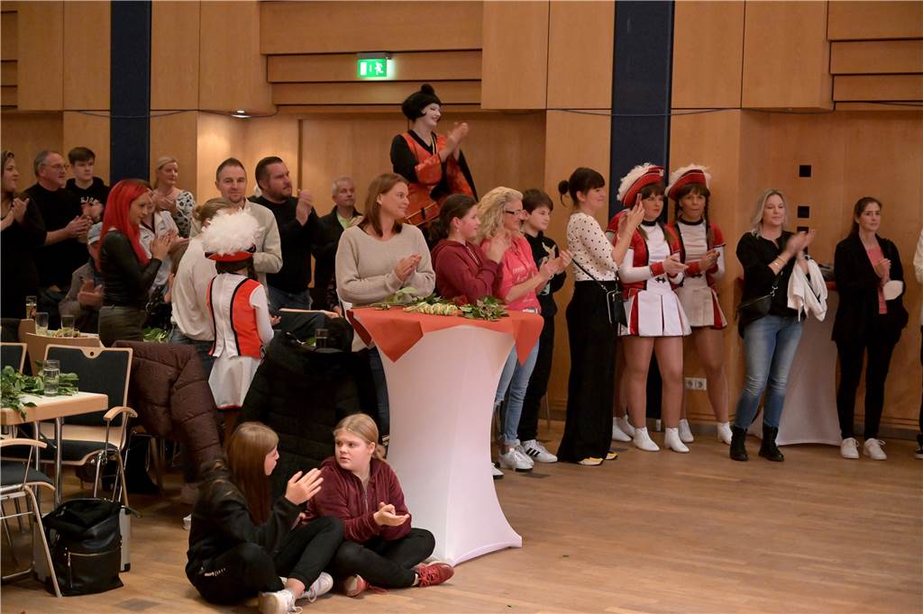 Eindrücke von der Karnevalsparty der Interessensgemeinschaft Werner Karneval am Freitag, 11. November, im Kolpingsaal in Werne.