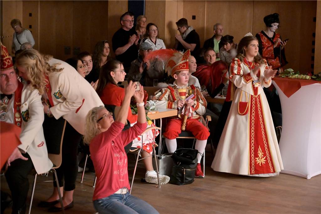 Eindrücke von der Karnevalsparty der Interessensgemeinschaft Werner Karneval am Freitag, 11. November, im Kolpingsaal in Werne.