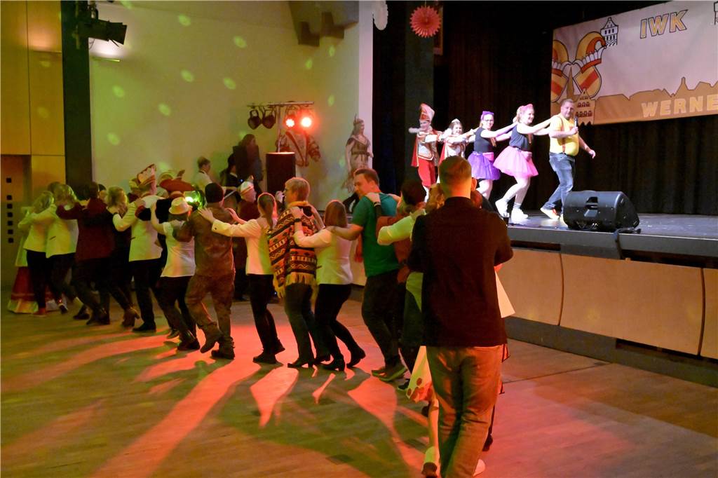 Eindrücke von der Karnevalsparty der Interessensgemeinschaft Werner Karneval am Freitag, 11. November, im Kolpingsaal in Werne.