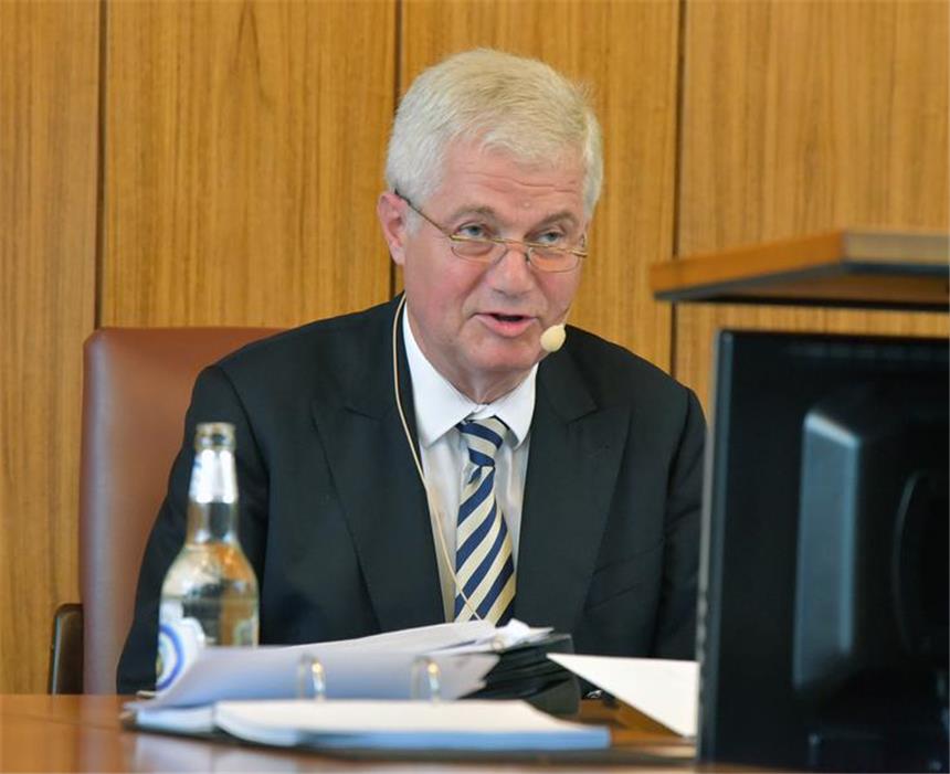 Eindrücke von der letzten Ratssitzung unter der Leitung von Bürgermeister Hans Wilhelm Stodollick.