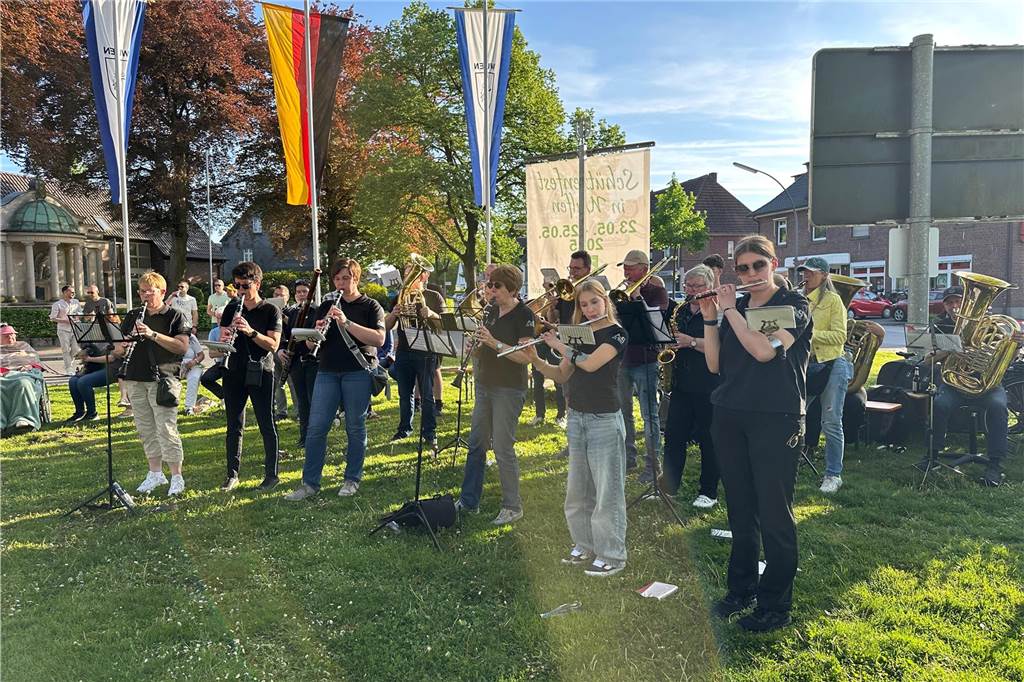 Eindrücke von der Maifeier am Wulfener Wappenbaum
