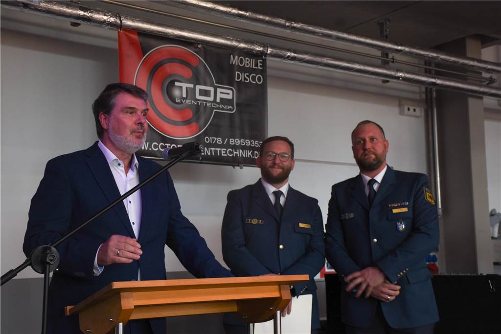 Eindrücke von der offiziellen Übergabe des neuen Feuerwehrgerätehauses in Stockum