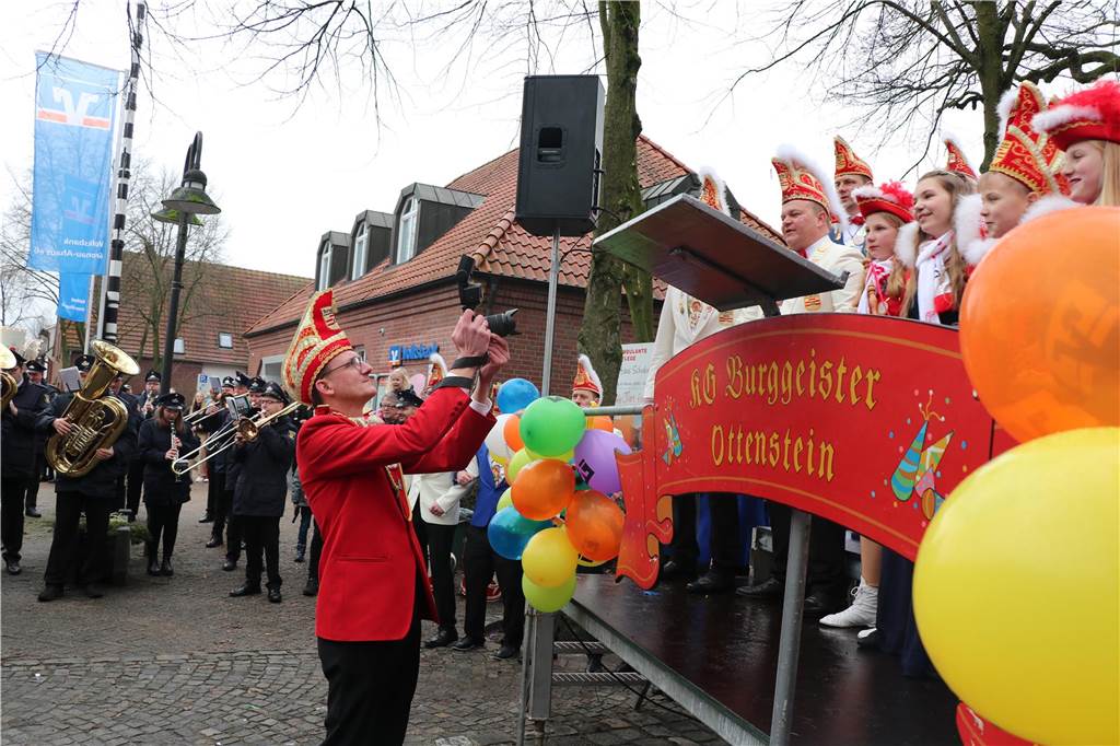 Eindrücke von der Schlüsselübergabe in der Feste Ottenstein
