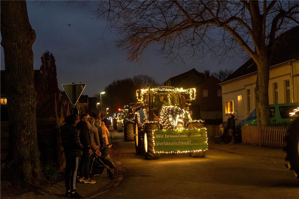 Eindrücke von der Trecker-Lichterfahrt durch Lünen.