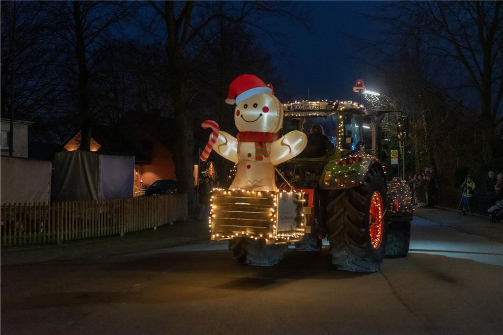 Eindrücke von der Trecker-Lichterfahrt durch Lünen.