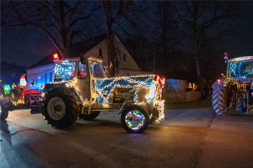 Eindrücke von der Trecker-Lichterfahrt durch Lünen.