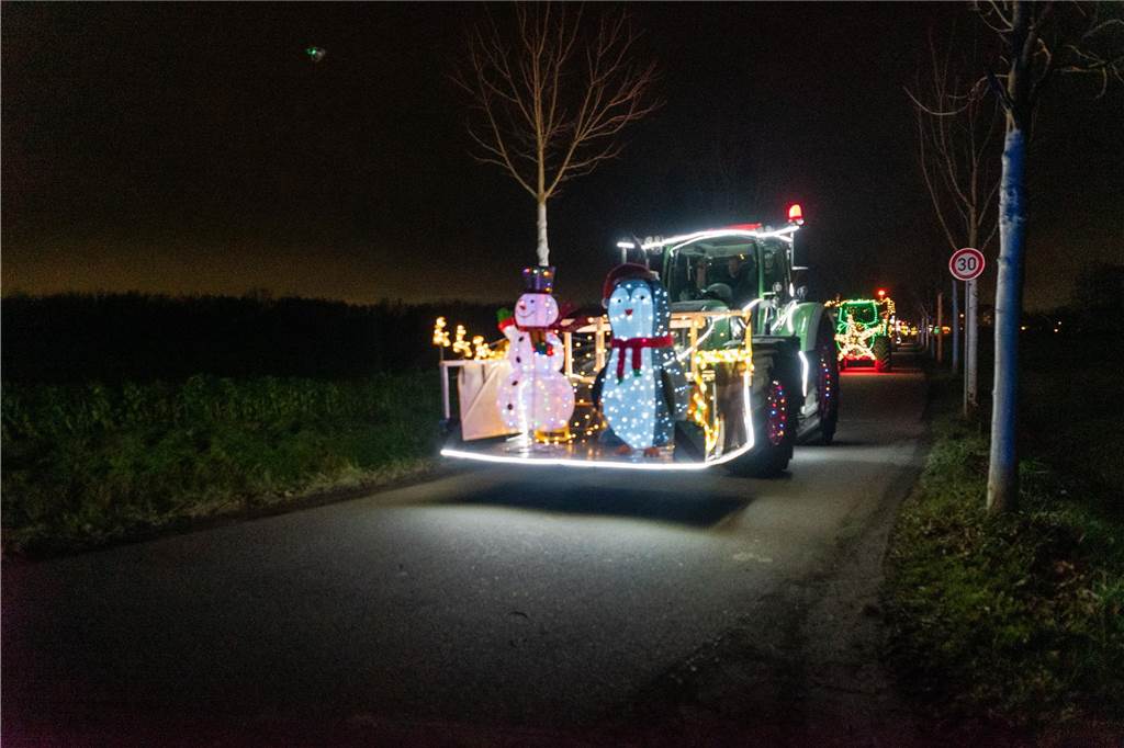 Eindrücke von der Trecker-Lichterfahrt durch Lünen.