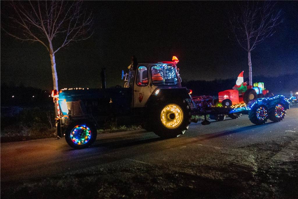 Eindrücke von der Trecker-Lichterfahrt durch Lünen.