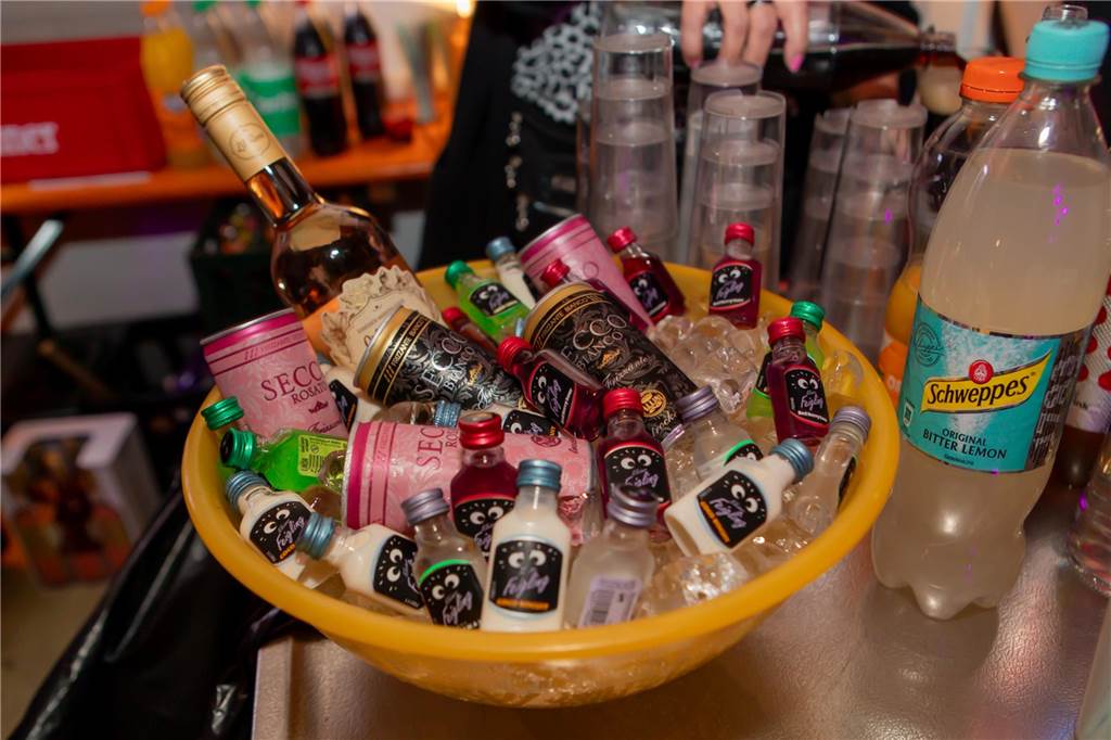 Eindrücke von der Ü30-Party in der Schützenhalle auf der Heide.