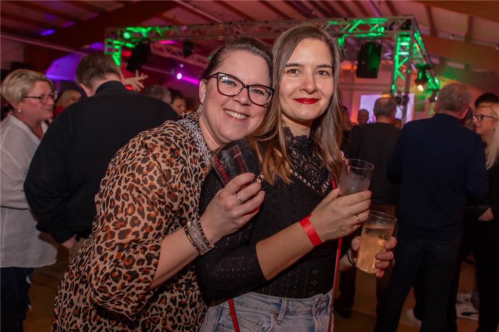 Eindrücke von der Ü30-Party in der Schützenhalle auf der Heide.