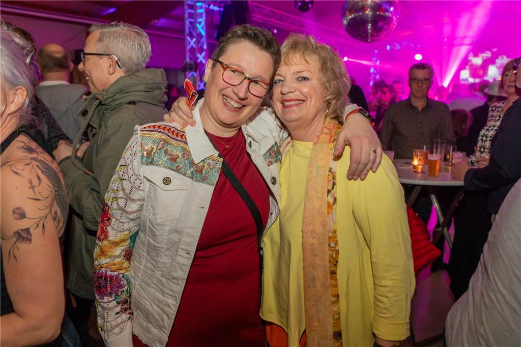 Eindrücke von der Ü30-Party in der Schützenhalle auf der Heide.
