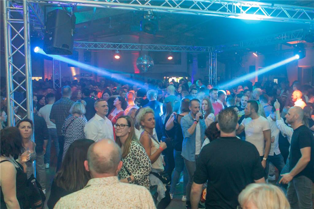 Eindrücke von der Ü30-Party in der Schützenhalle auf der Heide.