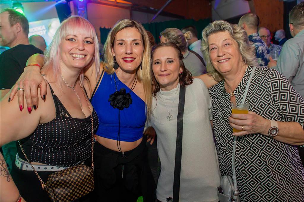 Eindrücke von der Ü30-Party in der Schützenhalle auf der Heide.