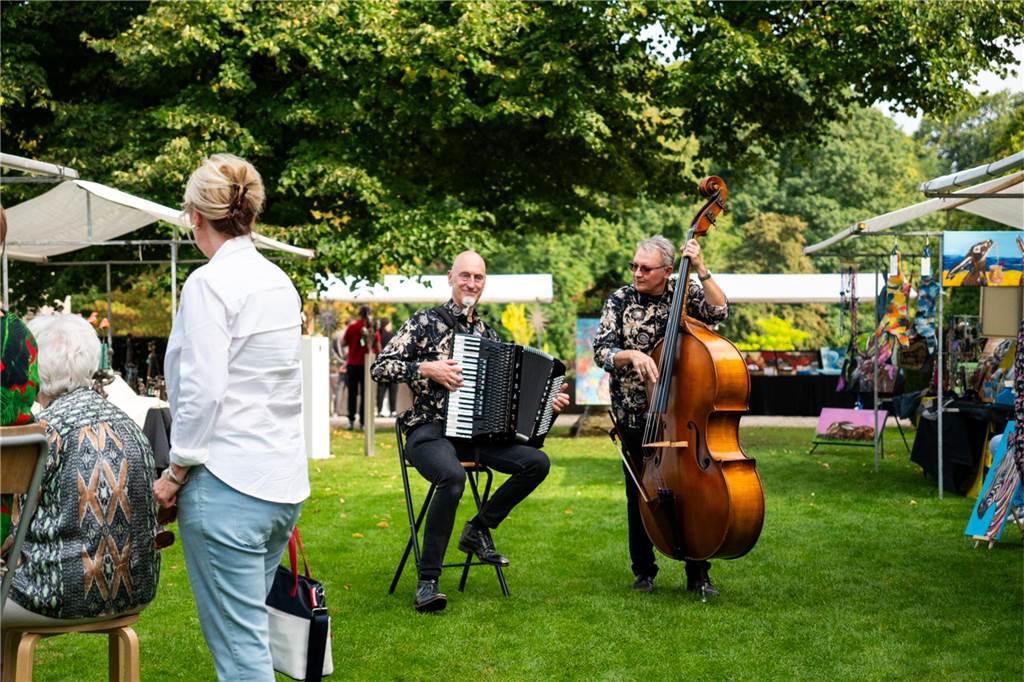 AMT plant Garten- und Kunstmesse: Riesiger Aufwand für Schlosszauber Kunst am Schloss