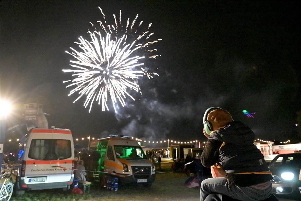 Viele Fotos vom Drachenfest in Lünen 2023: Feuershow am Abend als Publikumsmagnet Eindrücke von Feuershow und Feuerwerk beim Lüner Drachenfest 2023