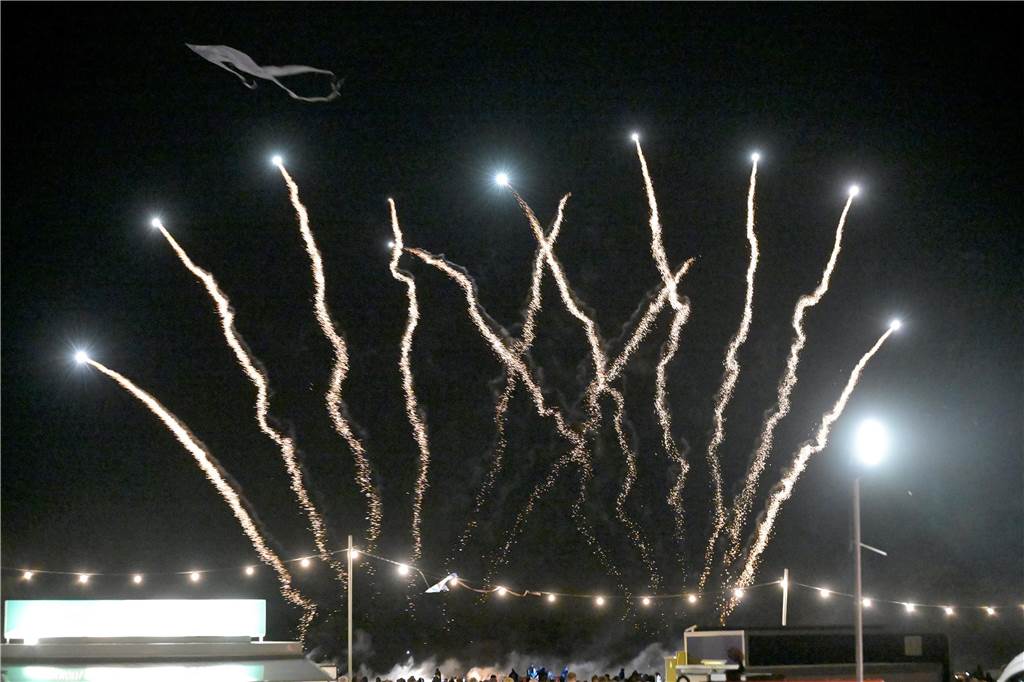 Viele Fotos vom Drachenfest in Lünen 2023: Feuershow am Abend als Publikumsmagnet Eindrücke von Feuershow und Feuerwerk beim Lüner Drachenfest 2023