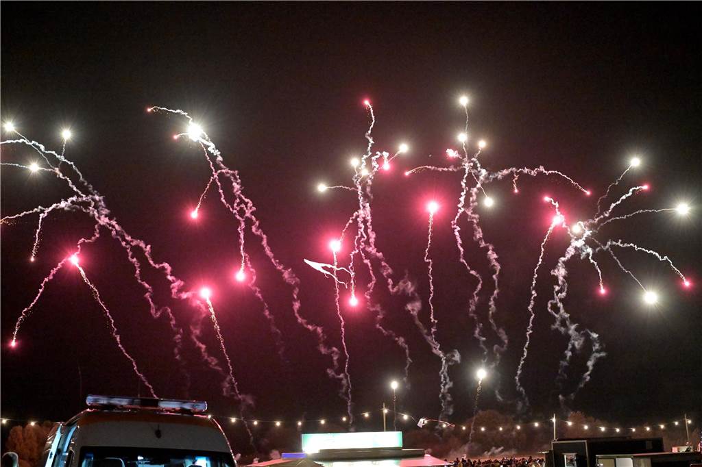 Viele Fotos vom Drachenfest in Lünen 2023: Feuershow am Abend als Publikumsmagnet Eindrücke von Feuershow und Feuerwerk beim Lüner Drachenfest 2023