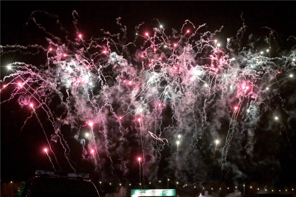 Viele Fotos vom Drachenfest in Lünen 2023: Feuershow am Abend als Publikumsmagnet Eindrücke von Feuershow und Feuerwerk beim Lüner Drachenfest 2023