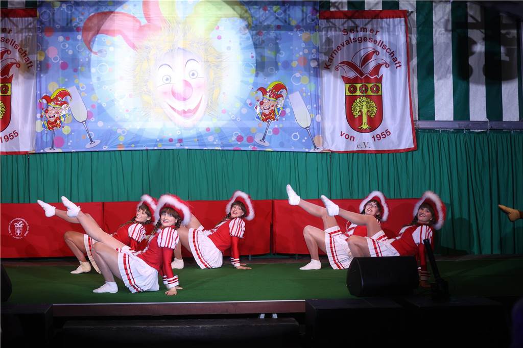 Eindrücke von Weiberfastnacht im Festzelt in Selm 2023