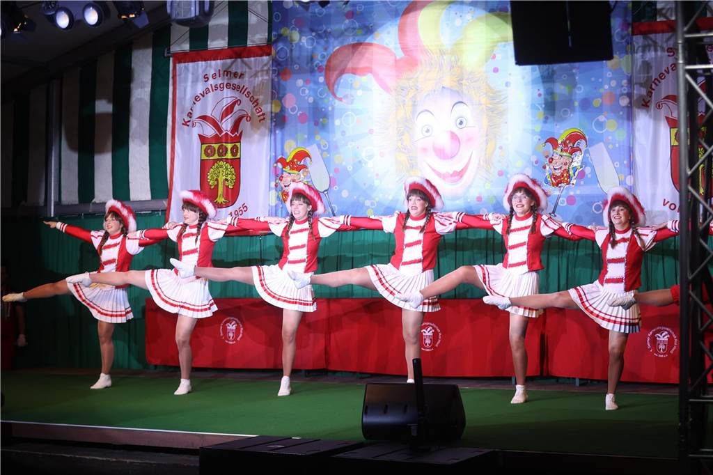 Eindrücke von Weiberfastnacht im Festzelt in Selm 2023