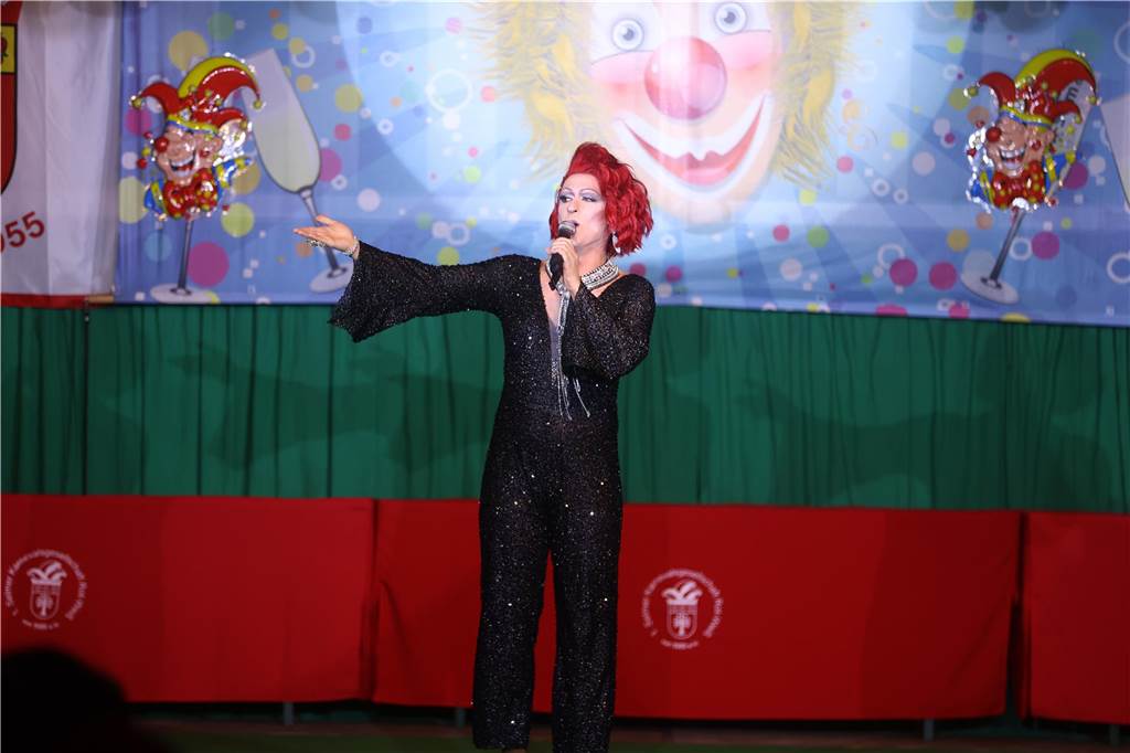 Eindrücke von Weiberfastnacht im Festzelt in Selm 2023
