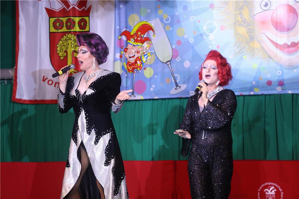 Eindrücke von Weiberfastnacht im Festzelt in Selm 2023