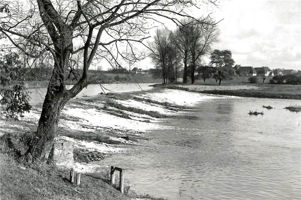 Wehr, Mühle und Co.: Diese Geschichte steckt hinter den Bauwerken an der Lippe Eine alte Aufnahme des steinernen Wehrs an der Lippe - auch Schlacht genannt.