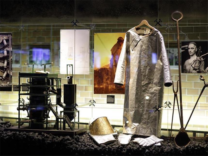Unter Tage: Reise durch die Bergbau-Geschichte an der Saar Eine andere Welt: Die Ausstellung «Das Erbe» bei der früheren Grube Landsweiler-Reden zeigt das Leben der damaligen Bergleute. Foto: Das Erbe/Andre Mailaender