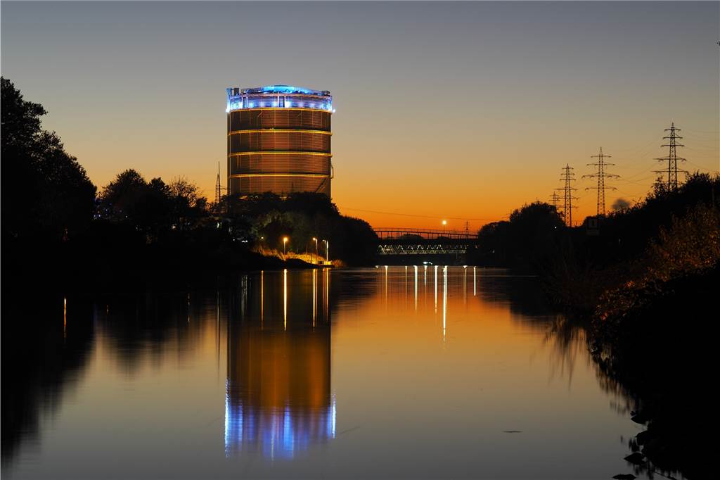 Extraschicht 2022: Zehn Spielorte, die Sie wirklich sehen müssen Gasometer Oberhausen am Rhein-Herne-Kanal