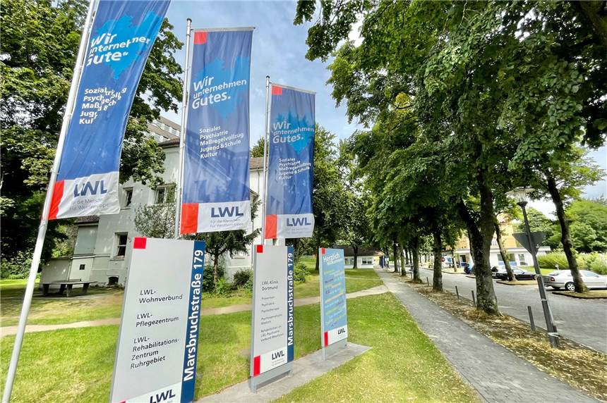 Einer der besten Ärzte Deutschlands arbeitet an einer Dortmunder Klinik Eine Auszeichnung gab es für den ärztlichen Direktor der LWL-Klinik in Dortmund.