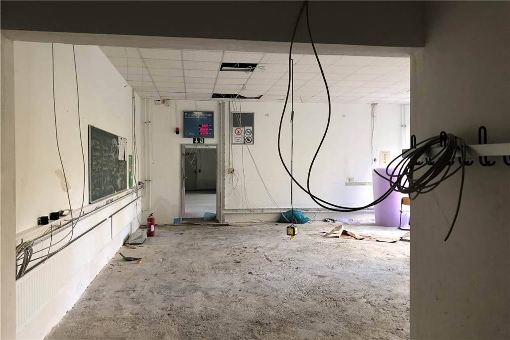 Eine Baustelle sind immer noch vier Unterrichtsräume im Keller der Schule, die beim Hochwasser im Juli 2021 überflutet worden waren