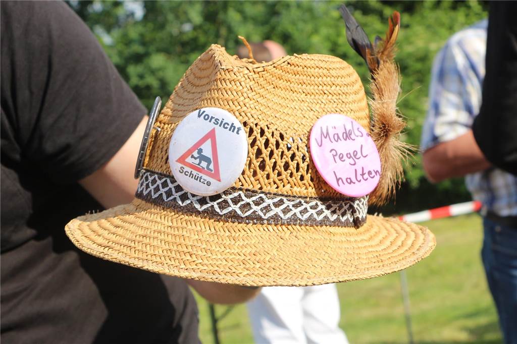 Viele Fotos : Riesenstimmung beim Averbecker Schützenfest nach Rekord-Regentschaft Eine besondere Atmosphäre herrschte am Fronleichnamstag an der Averbecker Schirmschoppe.