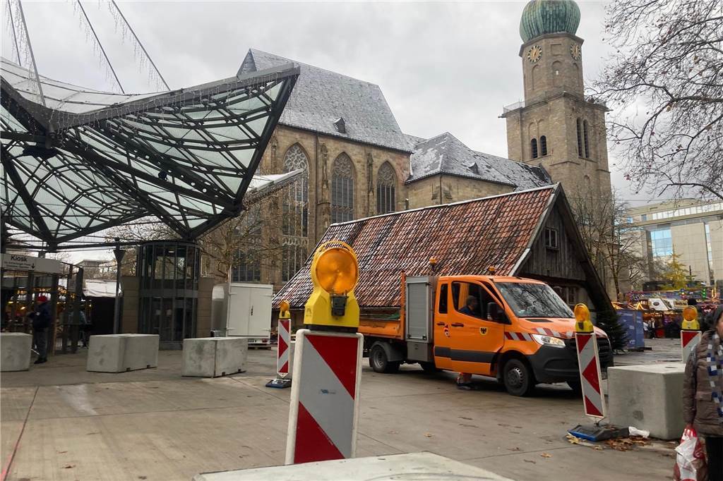 Von B1-Ausbau bis Speicherstraße: Das waren die großen Baustellen 2023 Eine Betonplattierung für den neuen Untergrund am Reinoldipylon in der Dortmunder City ist verlegt.