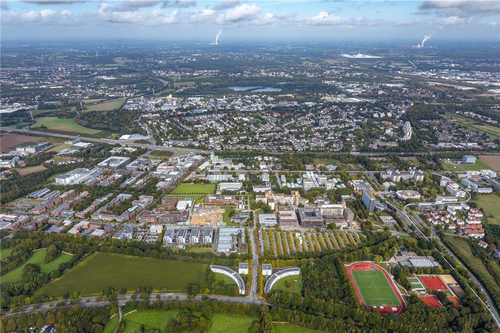 Die Uni in Dortmunds City holen? Das ist keine gute Idee Eine Campus-Uni ist die TU Dortmund - und an ihrem Standort eng verbunden mit dem Technologiepark (l.).