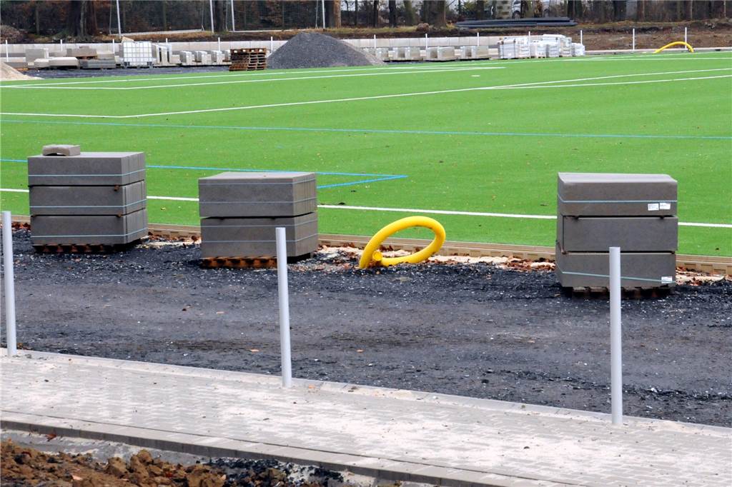 Nach Panne beim Stadionneubau: Aus für den Fröndenberger Ruhrtallauf 2022 Eine der teuersten laufenden Baustellen in Fröndenberg wird verzögert fertig: Auf der neuen Laufbahn könnten aktuell noch keine Wettkämpfe stattfinden.
