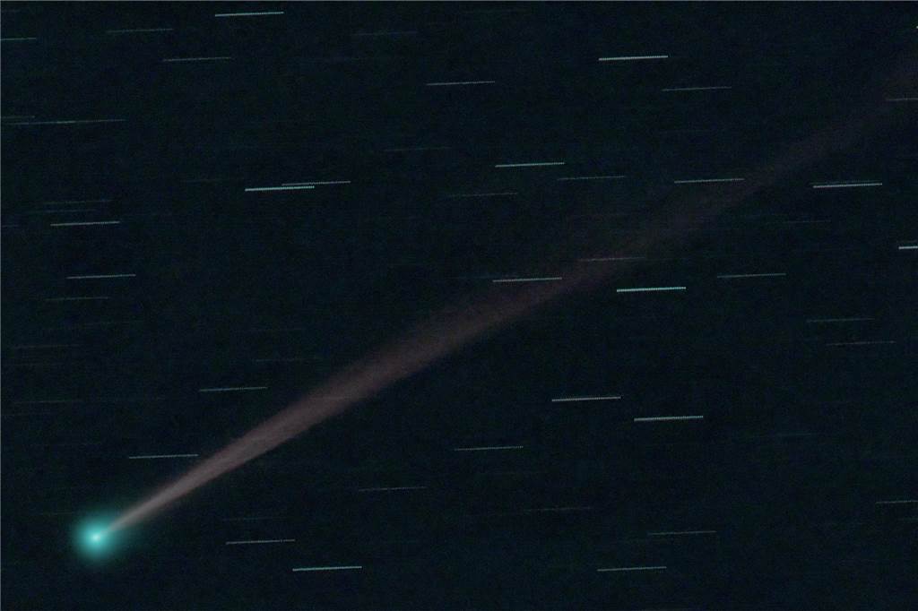Neu entdeckter Komet „Nishimura“ am Morgenhimmel fotografiert Komet Nishimura fotografiert von Rainer Sparenberg aus Haltern am See.