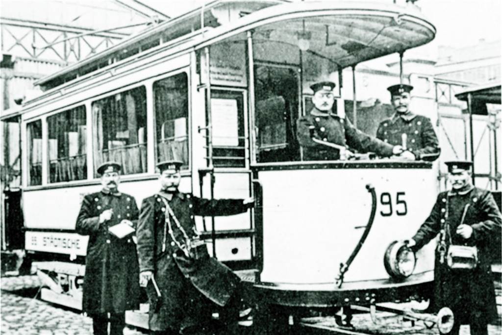 Vor 140 Jahren: Pferde zogen die erste Dortmunder Straßenbahn Eine Dortmunder Straßenbahn im Jahre 1906.