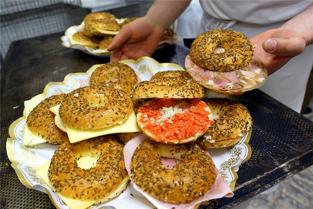 Eine echte Dortmunder Erfindung: der Salzkuchen. Für Sternekoch Michael Dyllong ist es die Dortmunder Spezialität schlechthin.