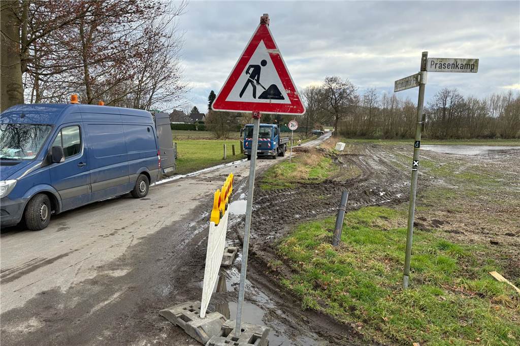 Wichtige Wasserleitung zwischen zwei Stadtteilen ist geplatzt Eine Fachfirma beseitigte am Mittwoch den Schaden an der betroffenen Wasserleitung.