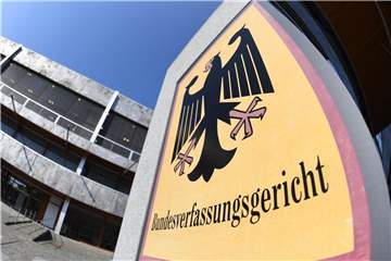 Eine Fixierung von mehr als einer halben Stunde Dauer muss als Freiheitsentziehung in der Freiheitsentziehung von einem Richter genehmigt werden. Das entschied das Bundesverfassungsgericht. Foto: Uli Deck