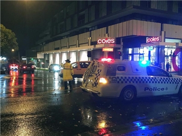 Eine Frau, die der Mann mehr als eine Stunde in einem Wohnhaus festgehalten hatte, konnte befreit werden. Foto: Christine Mcginn