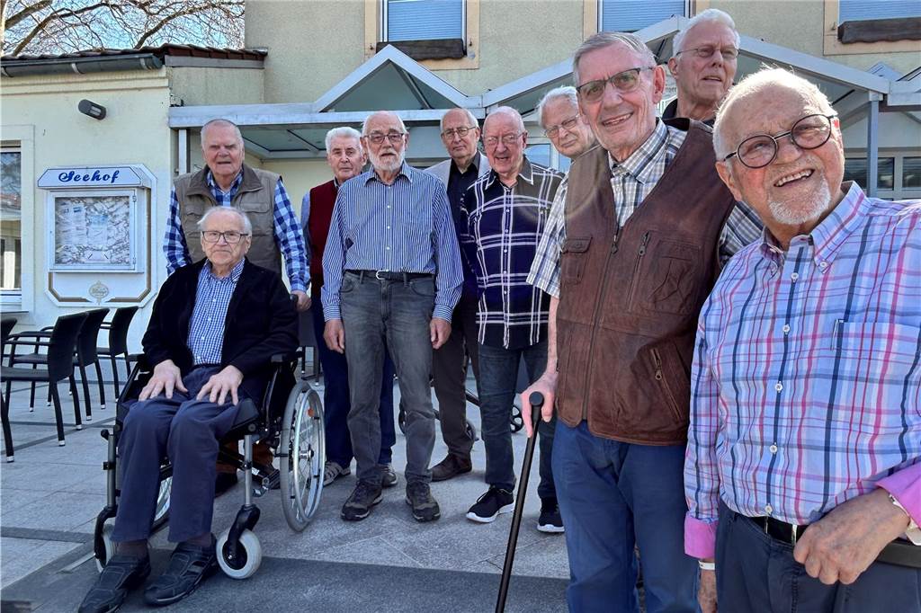 Halterner Klasse trifft sich 70 Jahre danach Schüler der ehemaligen Marienschule in Haltern trafen sich 70 Jahre nach ihrer Entlassung.