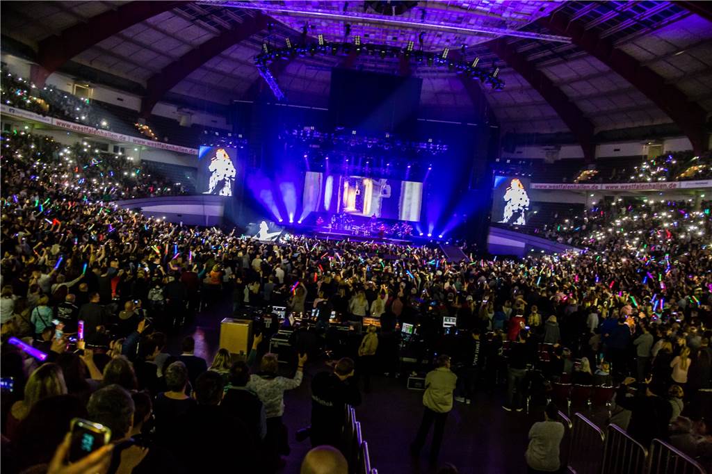 Auf eigenes Risiko: Wie die Kelly Family in der Westfalenhalle den Durchbruch schaffte Eine ganz besondere Beziehung: Wie hier 2017 stand die Kelly Family oft in der Westfalenhalle auf der Bühne, wo die Band 1994 ihren großen Durchbruch erlebte.